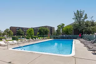 815 Leicester Rd, Elk Grove Village, IL 60007 - Photo 36