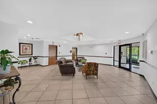 815 Leicester Rd, Elk Grove Village, IL 60007 - Photo 4