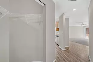 815 Leicester Rd, Elk Grove Village, IL 60007 - Photo 32