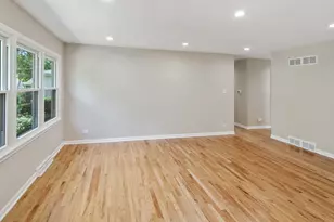 145 Walton St, Barrington, IL 60010 - Photo 10
