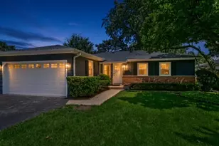 145 Walton St, Barrington, IL 60010 - Photo 2