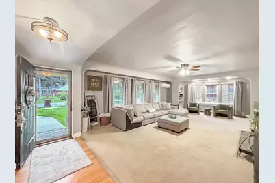 1544 W Lincoln Boulevard, Freeport, IL 61032 - Photo 2