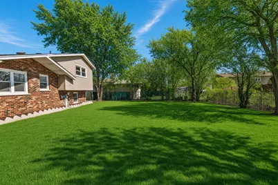 6151 Victoria Drive, Oak Forest, IL 60452 - Photo 2