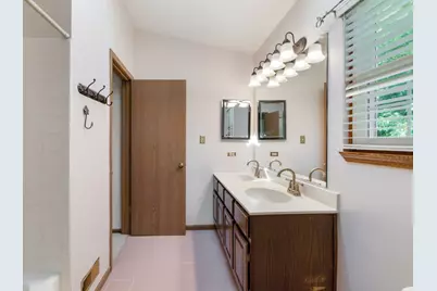 1615 Estate Circle, Naperville, IL 60565 - Photo 20