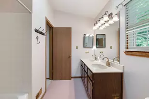 1615 Estate Cir, Naperville, IL 60565 - Photo 20