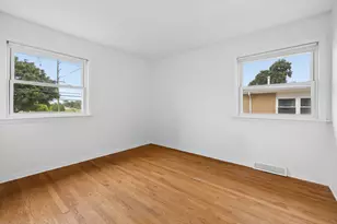 198 W Normandy Dr, Chicago Heights, IL 60411 - Photo 8