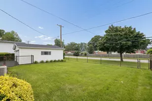 198 W Normandy Dr, Chicago Heights, IL 60411 - Photo 14
