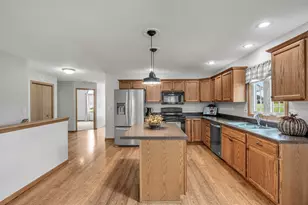 501 Primrose Ln, Geneseo, IL 61254 - Photo 6