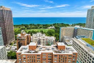 2909 N Sheridan Rd, Chicago, IL 60657 - Photo 12