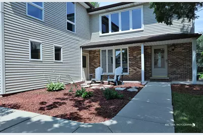 1000 E Ardyce Lane, Mount Prospect, IL 60056 - Photo 2