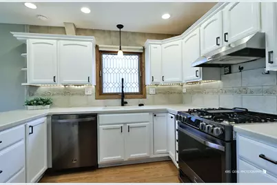 1000 E Ardyce Lane, Mount Prospect, IL 60056 - Photo 10