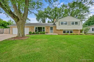 132 Scott Dr, East Dundee, IL 60118 - Photo 1