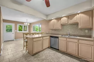 132 Scott Dr, East Dundee, IL 60118 - Photo 10