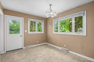 132 Scott Dr, East Dundee, IL 60118 - Photo 12