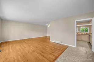 132 Scott Dr, East Dundee, IL 60118 - Photo 6