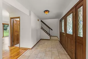 8 Keystone Ct, Bolingbrook, IL 60440 - Photo 2