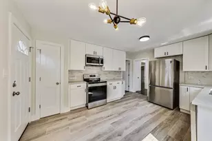 4821 Crain St, Skokie, IL 60077 - Photo 8