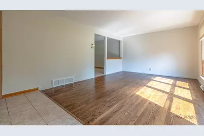 914 S Arlington Heights Road, Arlington Heights, IL 60005 - Photo 8