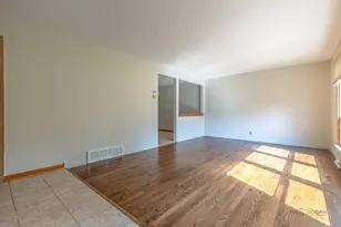 914 S Arlington Heights Rd, Arlington Heights, IL 60005 - Photo 8
