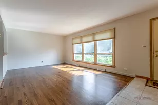 914 S Arlington Heights Rd, Arlington Heights, IL 60005 - Photo 6