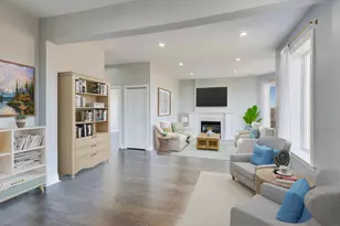 313 E 60th St, Chicago, IL 60637 - Photo 2