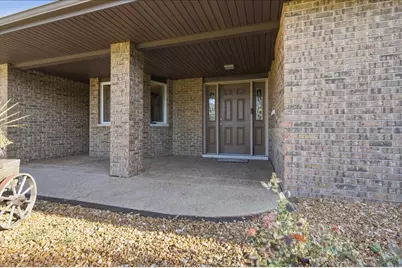 7919 E 1425 North Road N, Bloomington, IL 61705 - Photo 2