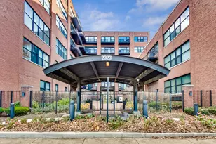 2323 W Pershing Rd, Chicago, IL 60609 - Photo 2