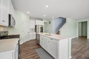 759 Kentshire Cir, Elgin, IL 60124 - Photo 8