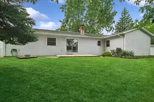 574 Bristol Ln, Elk Grove Village, IL 60007 - Photo 20