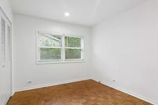574 Bristol Ln, Elk Grove Village, IL 60007 - Photo 16