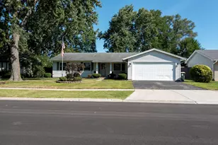 574 Bristol Ln, Elk Grove Village, IL 60007 - Photo 22