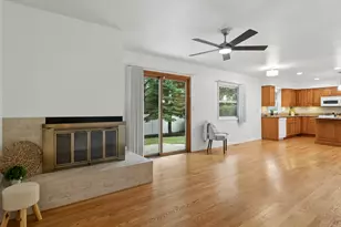 574 Bristol Ln, Elk Grove Village, IL 60007 - Photo 12
