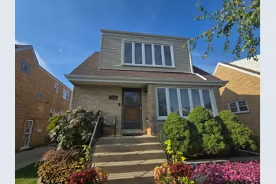 6134 W Leland Avenue, Chicago, IL 60630 - Photo 1