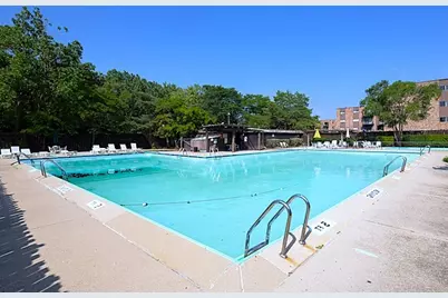 8894 Knight Avenue #213, Des Plaines, IL 60016 - Photo 10