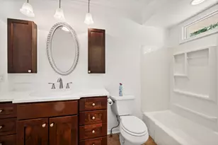 725 N 11th St, Dekalb, IL 60115 - Photo 12