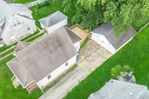 725 N 11th St, Dekalb, IL 60115 - Photo 26