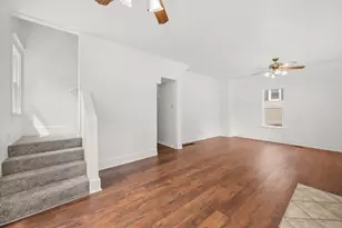 725 N 11th St, Dekalb, IL 60115 - Photo 4