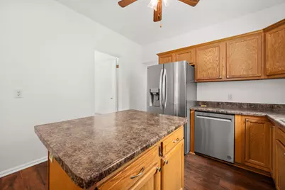 725 N 11th Street, Dekalb, IL 60115 - Photo 8