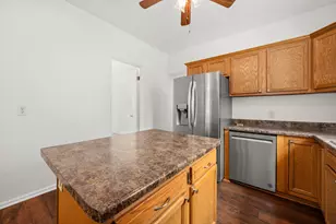 725 N 11th St, Dekalb, IL 60115 - Photo 8