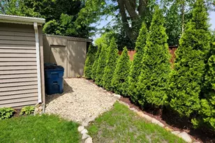 229 Fuller Rd, Hinsdale, IL 60521 - Photo 4
