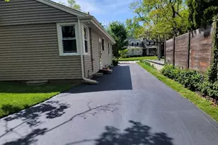 229 Fuller Rd, Hinsdale, IL 60521 - Photo 30