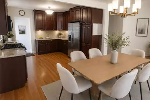 229 Fuller Rd, Hinsdale, IL 60521 - Photo 12