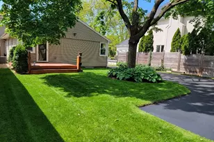 229 Fuller Rd, Hinsdale, IL 60521 - Photo 34
