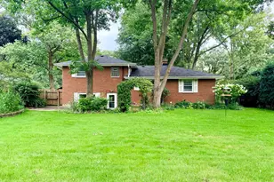 926 Valley Rd, Lake Forest, IL 60045 - Photo 2