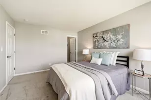 322 Longview Dr, Elgin, IL 60124 - Photo 22