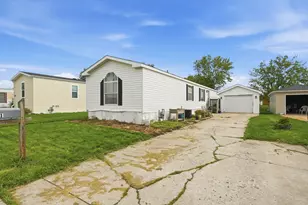 141 Flamingo Dr, Beecher, IL 60401 - Photo 1