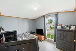 141 Flamingo Dr, Beecher, IL 60401 - Photo 2