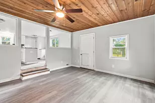 28324 S Fir Ln, Wilmington, IL 60481 - Photo 2