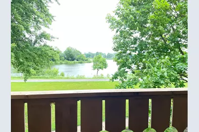 4 Parkside Court #7, Vernon Hills, IL 60061 - Photo 4