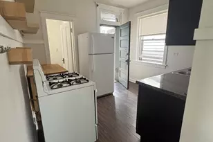 3008 W Cullom Ave, Chicago, IL 60618 - Photo 4